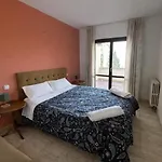 Amplio Y Comodo A 15 Minutos Del Centro Con Piscina Y Pistas De Tenis Prázdninový dům