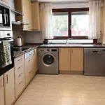 Ferienhaus Amplio Y Comodo A 15 Minutos Del Centro Con Piscina Y Pistas De Tenis