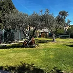 Amplio Y Comodo A 15 Minutos Del Centro Con Piscina Y Pistas De Tenis Ferienhaus *