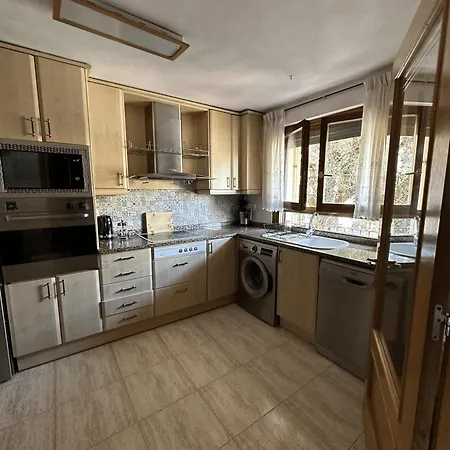 Tatil Evi Amplio Y Comodo En Con Pistas De Tenis *