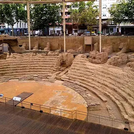 Ferienhaus Amplio Y Comodo A 15 Minutos Del Centro Con Piscina Y Pistas De Tenis Saragossa