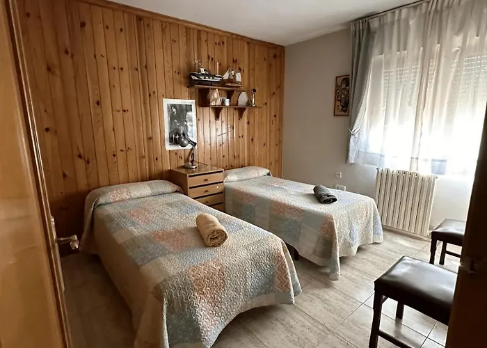 Amplio Y Comodo En Con Pistas De Tenis * 사라고사