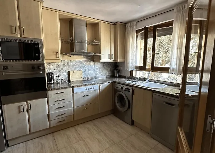 펜션 Amplio Y Comodo En Con Pistas De Tenis *