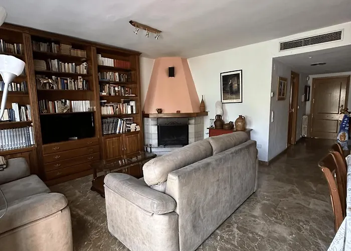 Amplio Y Comodo En Con Pistas De Tenis 펜션