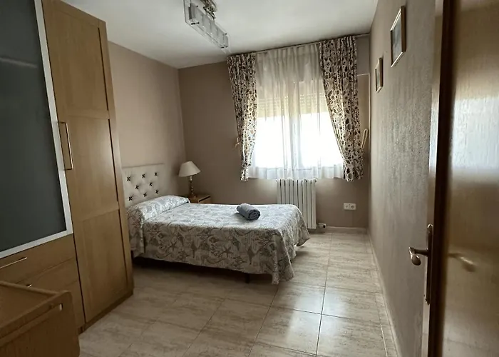 Amplio Y Comodo En Con Pistas De Tenis * 사라고사